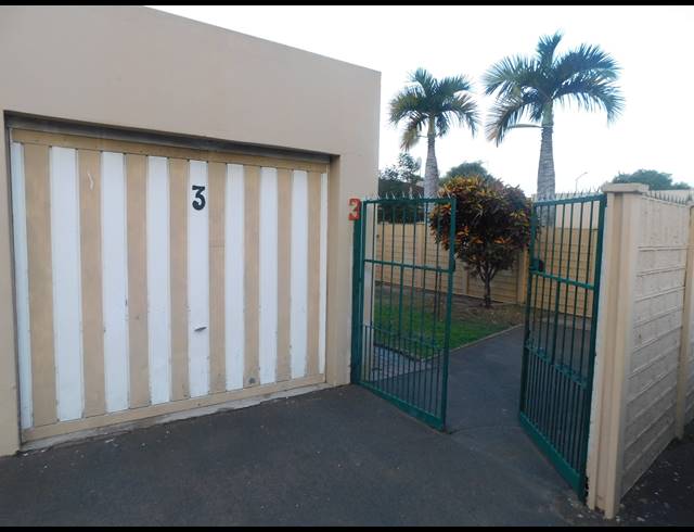 2 BEDROOM SECTIONAL TITLE TO LET IN MONTCLAIR
